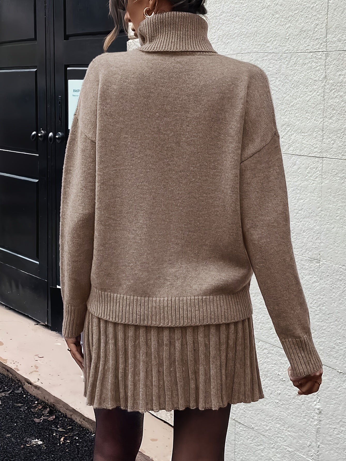 Elegant Minimalist Two-Piece Set – Pullover Sweater & Midi Skirt